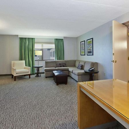 Hotel Auburn Hills Zewnętrze zdjęcie